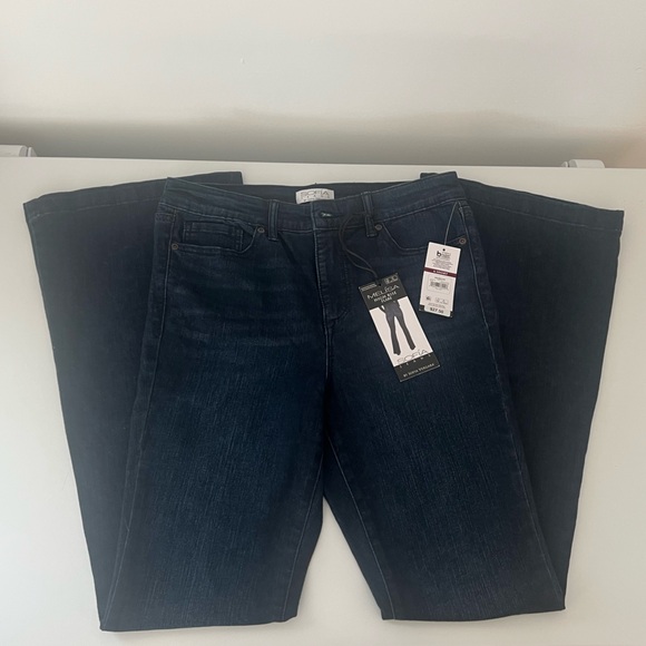 Melisa High Rise Flare Size 6 short by Sofia Vergara - Picture 1 of 6